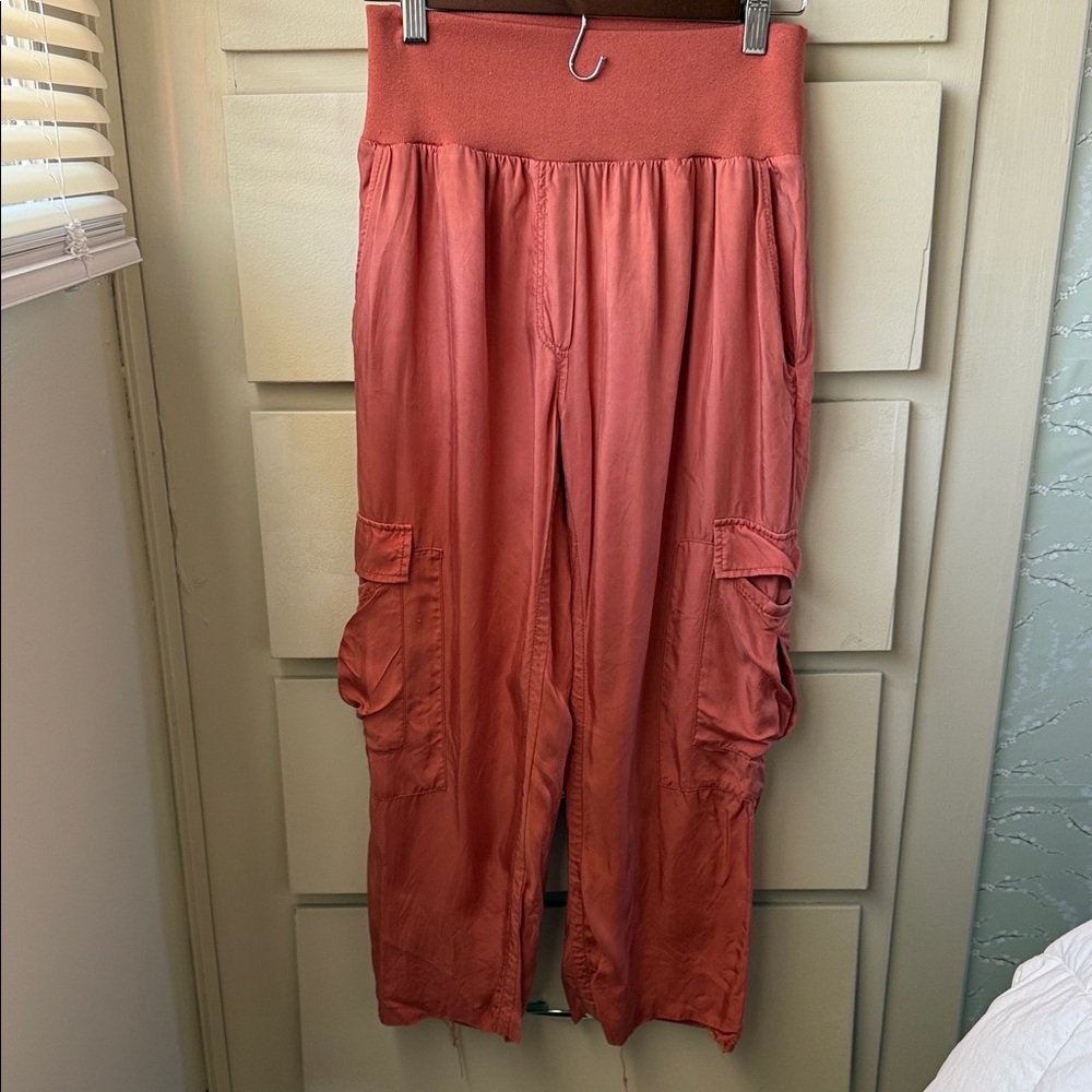 5a7 cinq a sept
GILES 
pants w pockets.
rise 12
waist 26
inseam 23